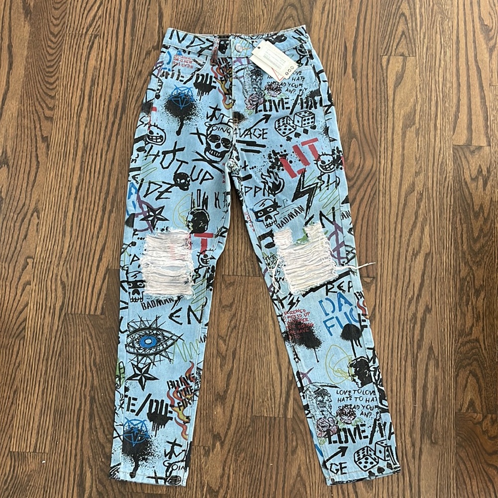 Graffiti mom jeans